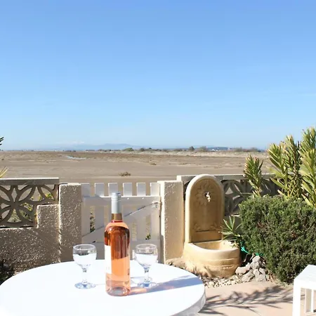 Les Pieds Dans Le Sable - Ay110-m04